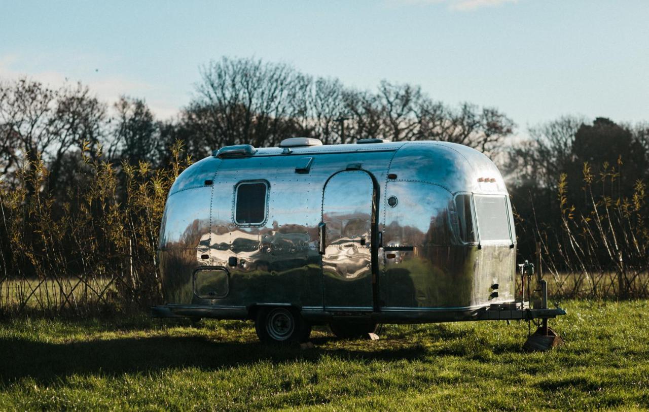 Silver Airstream Glamping & Rental Chichester Esterno foto