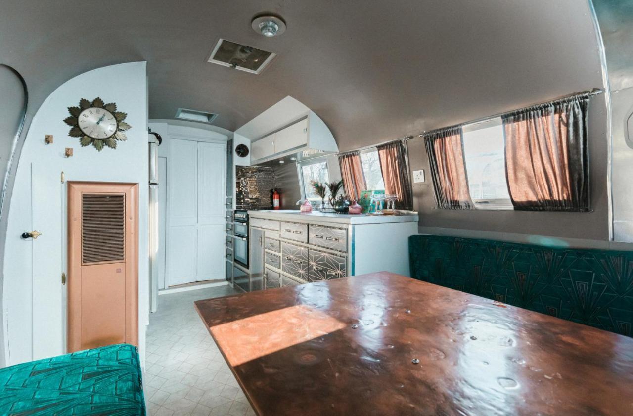 Silver Airstream Glamping & Rental Chichester Esterno foto