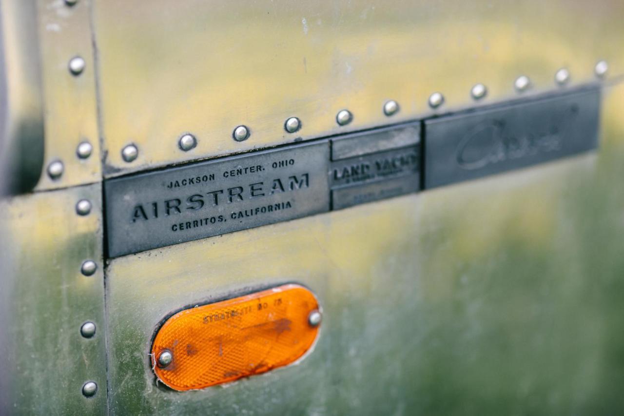 Silver Airstream Glamping & Rental Chichester Esterno foto