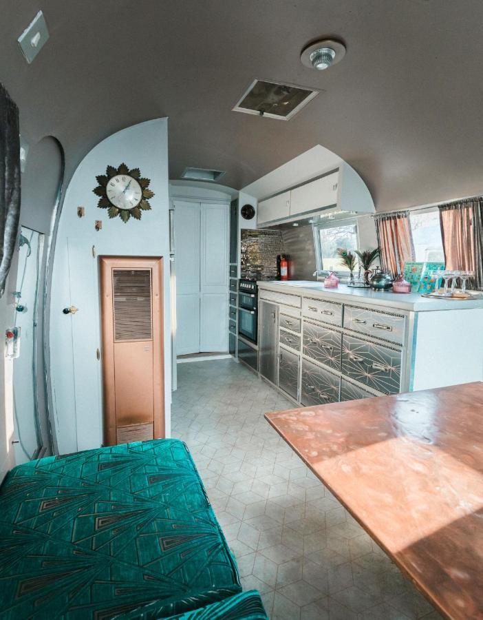 Silver Airstream Glamping & Rental Chichester Esterno foto