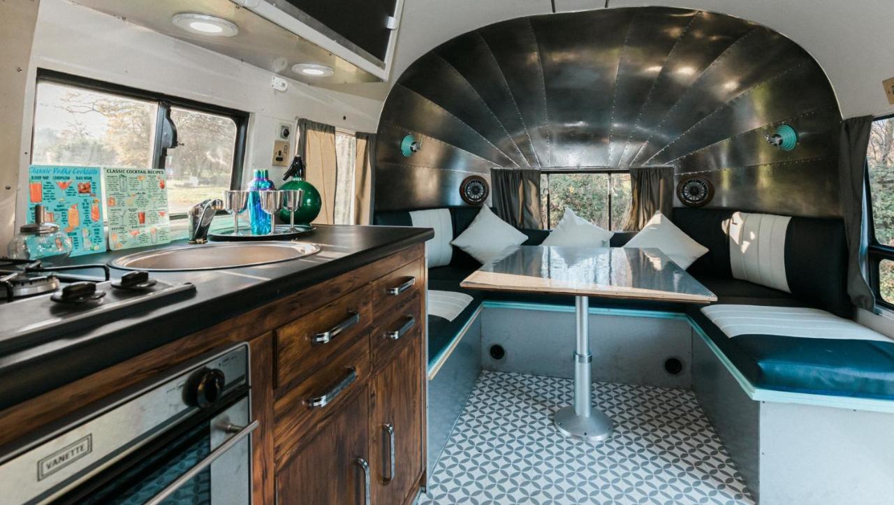 Silver Airstream Glamping & Rental Chichester Esterno foto