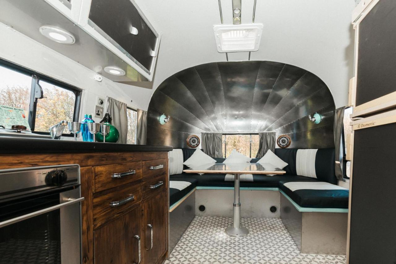 Silver Airstream Glamping & Rental Chichester Esterno foto