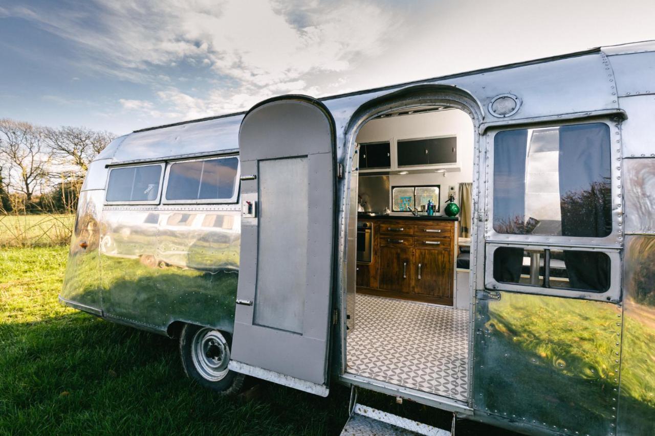 Silver Airstream Glamping & Rental Chichester Esterno foto