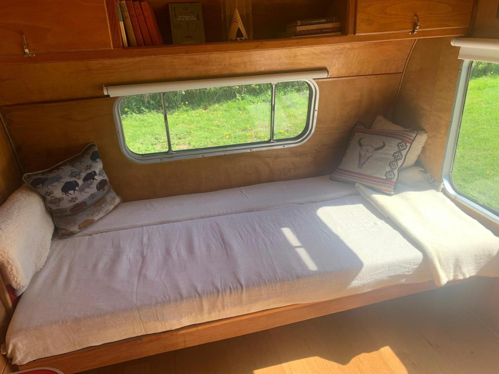 Silver Airstream Glamping & Rental Chichester Esterno foto