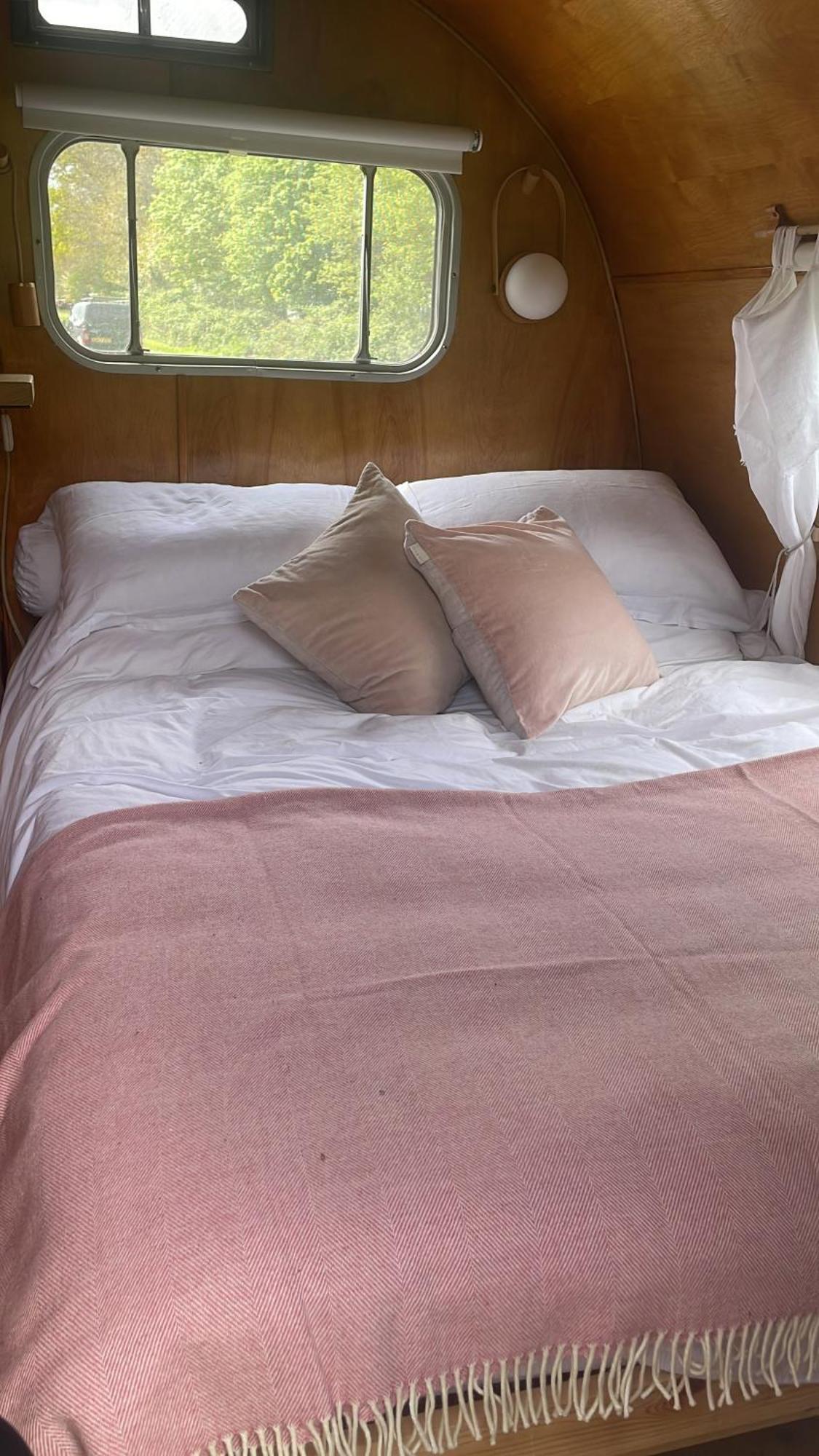 Silver Airstream Glamping & Rental Chichester Esterno foto